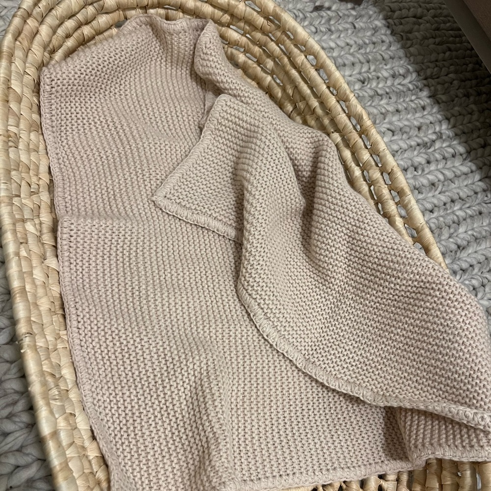 Babe & Tess Stone Knit Baby Blanket